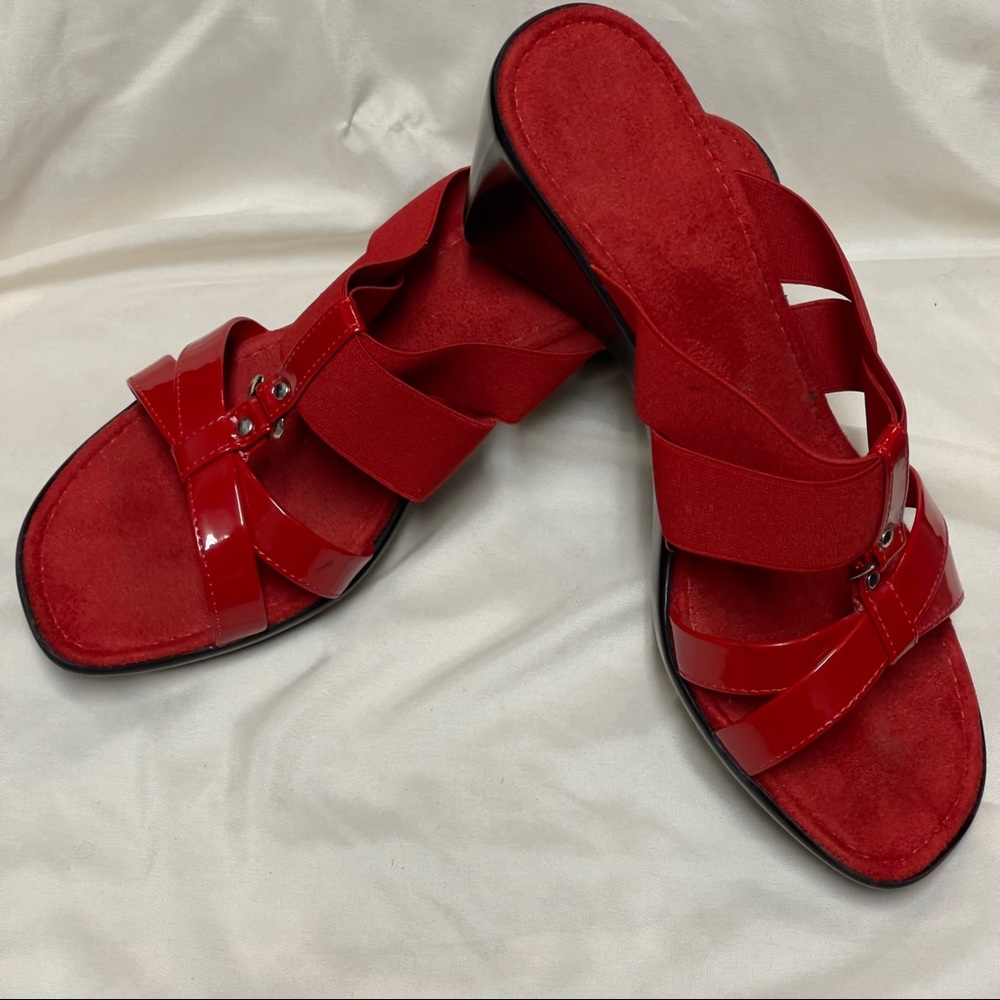 Made in Italy    beautiful red wedges